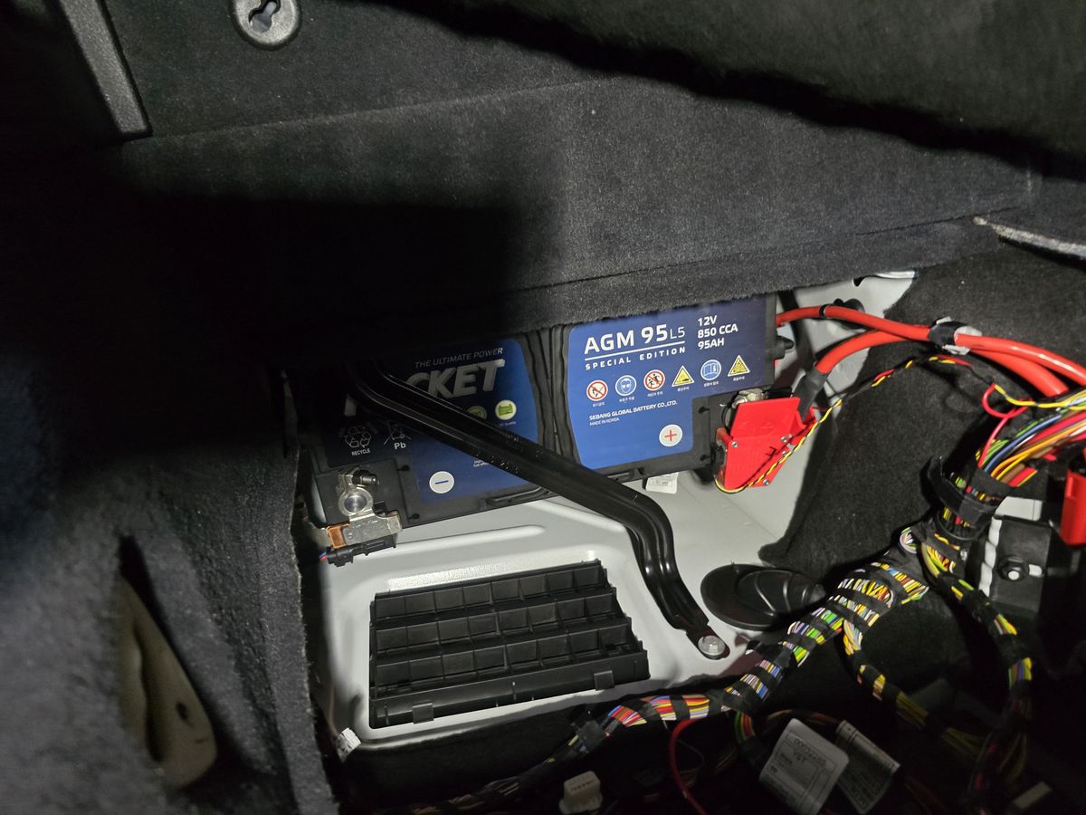 부곡동 밧데리교체 안내 · 친구배터리 기사가 출장 교체한 자동차 배터리 사진