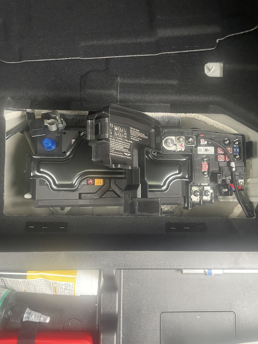 산본동 밧데리교체 참고 · 현장에서 찍은 차량 배터리 작업 사진